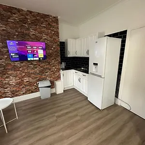 Suli House- Flats & En-suite-families And Couples Only Blackpool